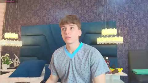 Snapshot of femboy_max chatting on 01/10/26, 11:56 Femboy Max online show from 01/10/26, 11:56