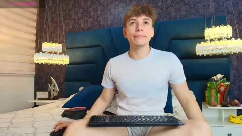 Snapshot of femboy_max chatting on 01/11/26, 11:48 Femboy Max online show from 01/11/26, 11:48