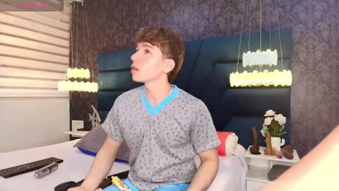 Snapshot of femboy_max chatting on 01/18/26, 12:31 Femboy Max online show from 01/18/26, 12:31