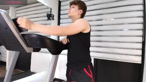 Snapshot of femboy_max chatting on 05/15/26, 12:23 Femboy Max online show from 05/15/26, 12:23