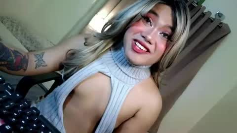 Snapshot of femboy_veronica chatting on 06/10/26, 10:36 femboy_veronica online show from 06/10/26, 10:36