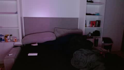 Snapshot of femboyflowers chatting on 09/09/25, 07:30 femboyflowers online show from 09/09/25, 07:30