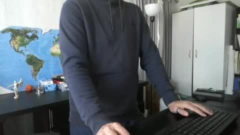 femdomsubby online show from 12/04/24, 10:41