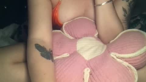 Snapshot of femmefatalebabe chatting on 10/31/25, 05:41     online show from 10/31/25, 05:41