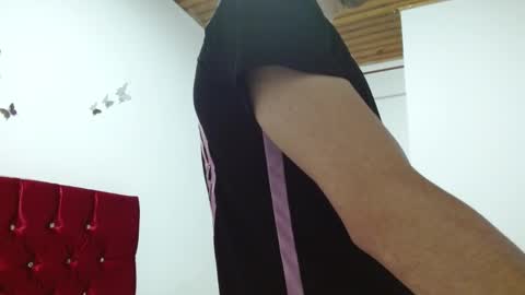 Snapshot of fenixtream chatting on 12/02/24, 09:17 FeniXtream online show from 12/02/24, 09:17