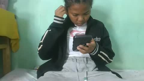 fenou122745 online show from 04/15/26, 06:59