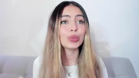 Snapshot of fernanda_aaa chatting on 02/25/26, 01:43 fernanda online show from 02/25/26, 01:43