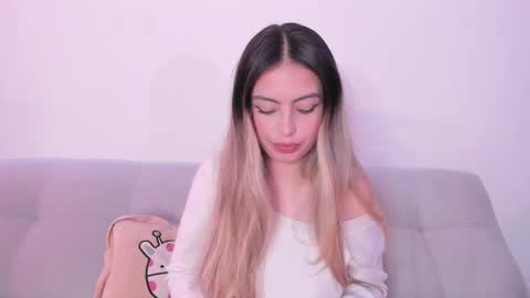 fernanda  online show from 04/21/26, 02:23