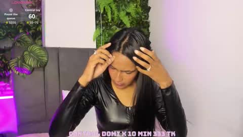 fernanda_liie_ online show from 10/29/25, 12:40