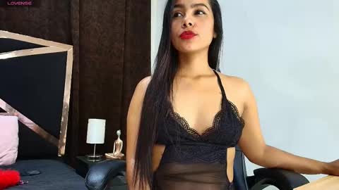 Snapshot of fernandabrown_ chatting on 10/05/25, 10:18 Fernandabrown s online show from 10/05/25, 10:18