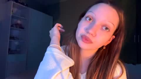 Snapshot of ferneprivatsky chatting on 10/18/25, 08:42 Alice online show from 10/18/25, 08:42