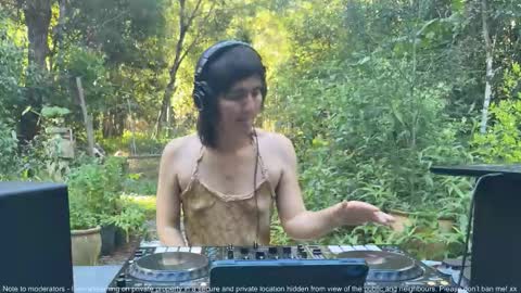 Fern next stream 430pm Monday PST online show from 11/05/25, 06:02