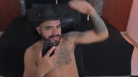 insta ferxx1210 Fercho online show from 10/30/25, 02:02