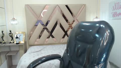 FER PHOENIX online show from 02/07/25, 09:05