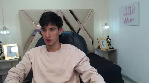 FER PHOENIX online show from 02/12/25, 03:29