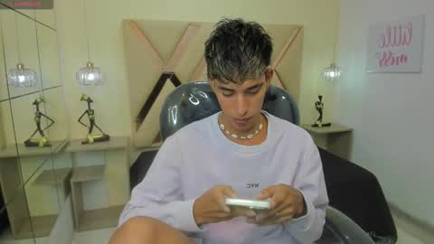 FER PHOENIX online show from 10/08/25, 03:04