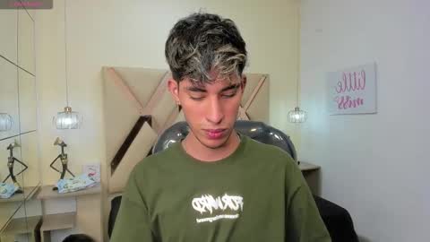 FER PHOENIX online show from 10/11/25, 04:55