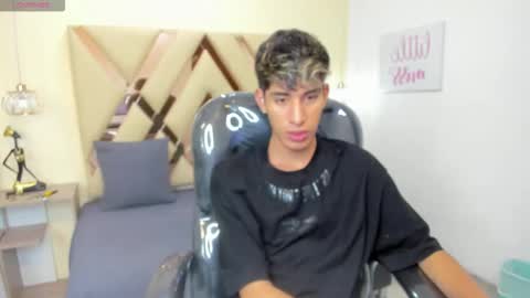 FER PHOENIX online show from 10/23/25, 06:02