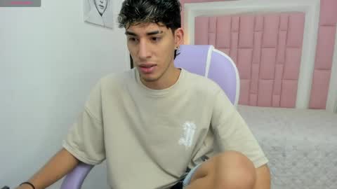 FER PHOENIX online show from 04/21/26, 03:24