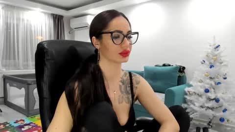 Snapshot of fetishcatalea chatting on 12/06/24, 09:13 Catalea DM online show from 12/06/24, 09:13