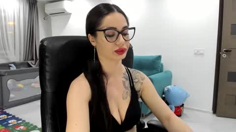 Snapshot of fetishcatalea chatting on 01/16/25, 09:08 Catalea DM online show from 01/16/25, 09:08