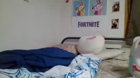 Snapshot of fetishfranzy69 chatting on 09/16/25, 12:11 gummybear101 online show from 09/16/25, 12:11