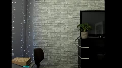 Snapshot of fey_bb chatting on 05/15/26, 10:00 Milana online show from 05/15/26, 10:00