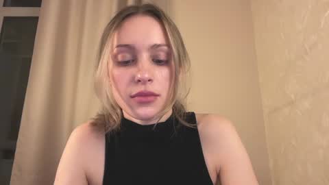 Snapshot of fflloowweerr chatting on 01/21/25, 12:07 Lisa online show from 01/21/25, 12:07