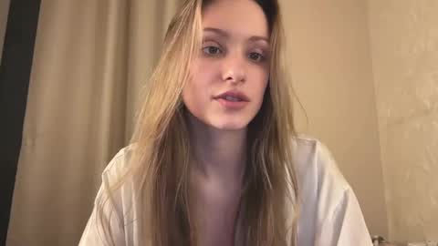 Snapshot of fflloowweerr chatting on 02/12/25, 12:12 Lisa online show from 02/12/25, 12:12