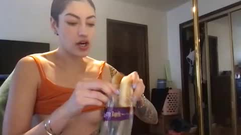 fgsammie online show from 10/28/25, 10:23