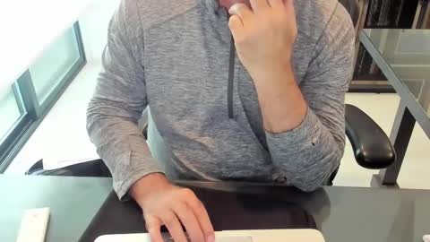 Snapshot of fhetzl chatting on 10/06/25, 12:19 fhetzl online show from 10/06/25, 12:19