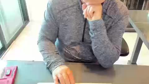 fhetzl online show from 10/11/25, 12:10