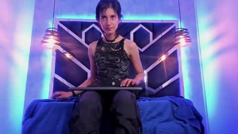   online show from 02/01/25, 06:08