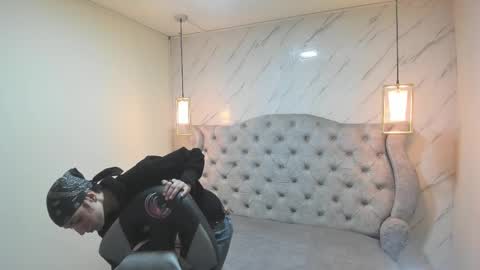   online show from 02/04/26, 12:00