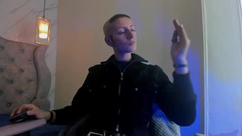   online show from 04/18/26, 07:40