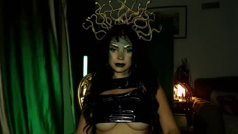 Snapshot of fiercehuntress chatting on 10/21/25, 08:53 Goddess Katerina online show from 10/21/25, 08:53