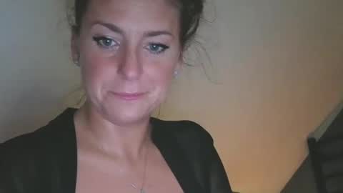 4 give me father  online show from 04/05/26, 05:15