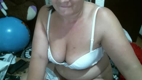 Snapshot of fierywoman158 chatting on 02/04/25, 10:45 FIERYWOMAN online show from 02/04/25, 10:45