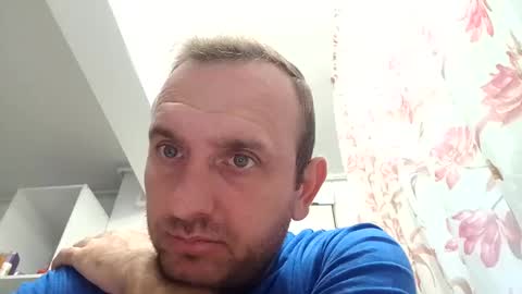 Snapshot of figonik chatting on 09/30/25, 05:01 Nick online show from 09/30/25, 05:01
