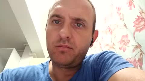 Snapshot of figonik chatting on 10/02/25, 05:03 Nick online show from 10/02/25, 05:03