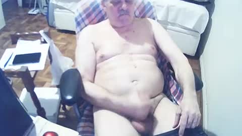 Snapshot of filhober chatting on 12/06/24, 11:57 filhober online show from 12/06/24, 11:57