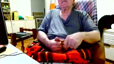 Snapshot of filhober chatting on 06/04/26, 01:33 filhober online show from 06/04/26, 01:33