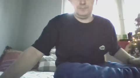 filipek757 online show from 12/25/24, 01:51