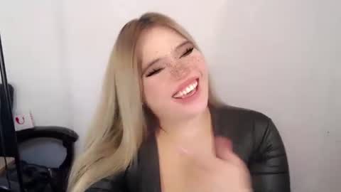 Snapshot of filipina_slutty69xxx chatting on 09/14/25, 01:49  Angela  DONT FORGET TO FOLLOW AND GIVE ME APPRECIATION online show from 09/14/25, 01:49
