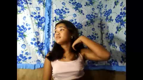 filipinagirl_18 online show from 04/01/26, 08:28