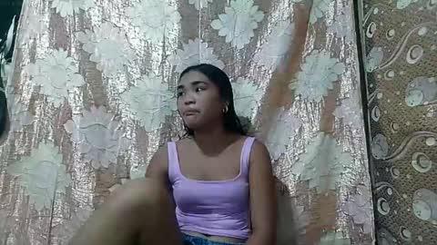 filipinagirl_18 online show from 04/05/26, 10:23