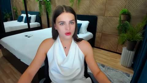 Amanda online show from 09/18/25, 10:17