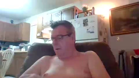 Snapshot of finderfiner chatting on 07/28/26, 11:17 finderfiner online show from 07/28/26, 11:17