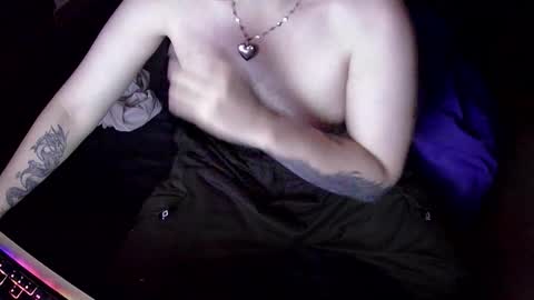 Alice and Max online show from 10/13/25, 04:34