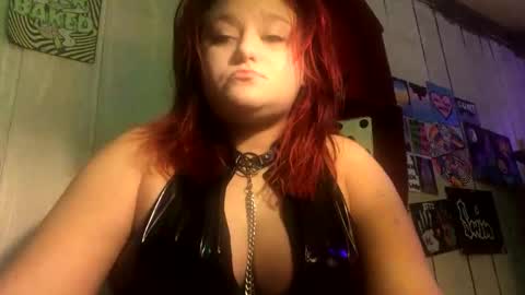 Snapshot of findommefoxi chatting on 12/28/24, 03:37 findommefoxi online show from 12/28/24, 03:37